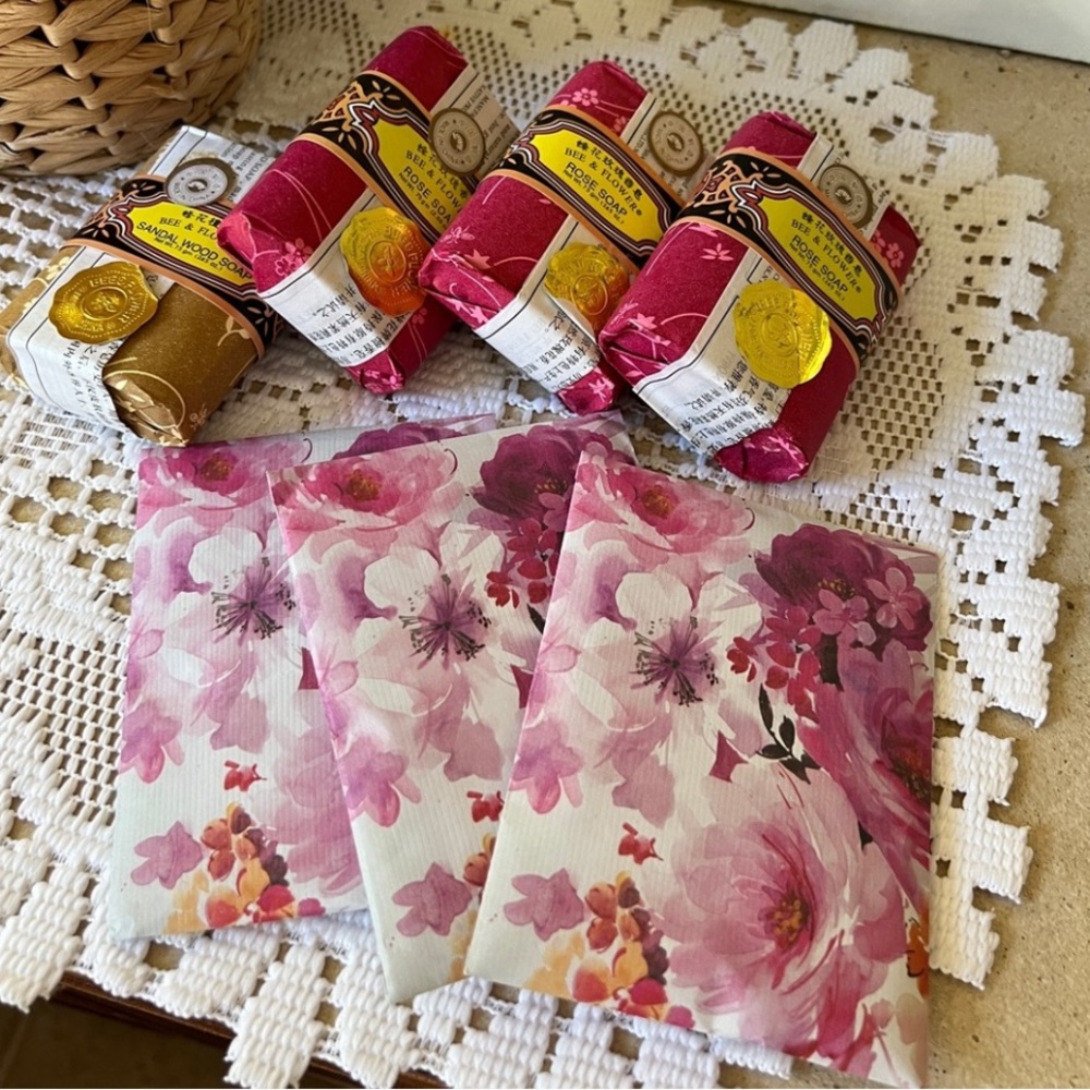 Bee & Flower Soap and Sachet Bundle Rose Sandalwood Floral 4 Bars Sealed Pkgs